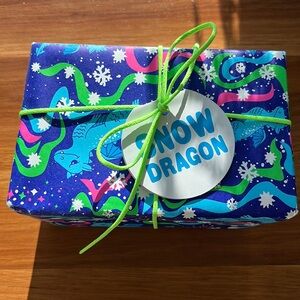 Lush Snow Dragon bath bomb gift (unopened)